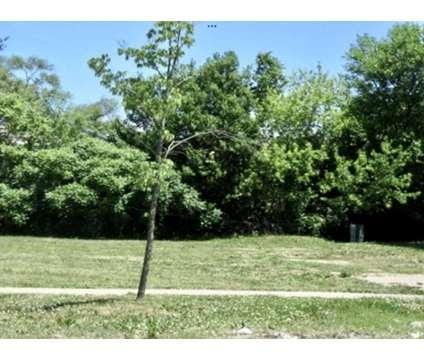 Vacant Lot in the Heart of Glenview for Sale