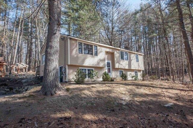 3 Bedroom 2 Bath In Derry NH 03038 for Sale
