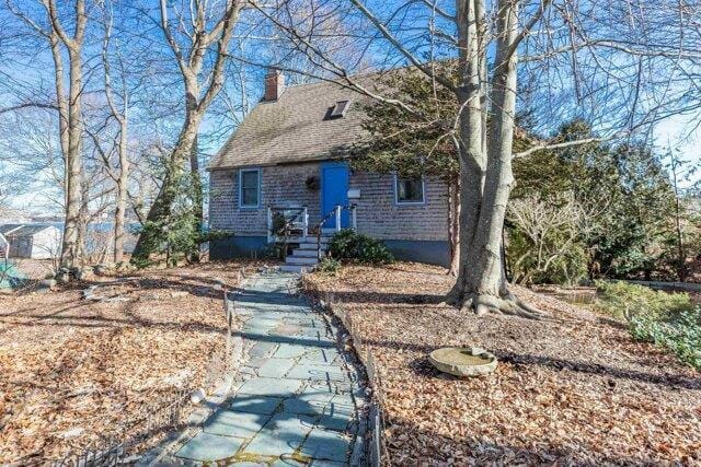 2 Bedroom 1.5 Bath In Portsmouth NH 03801 for Sale
