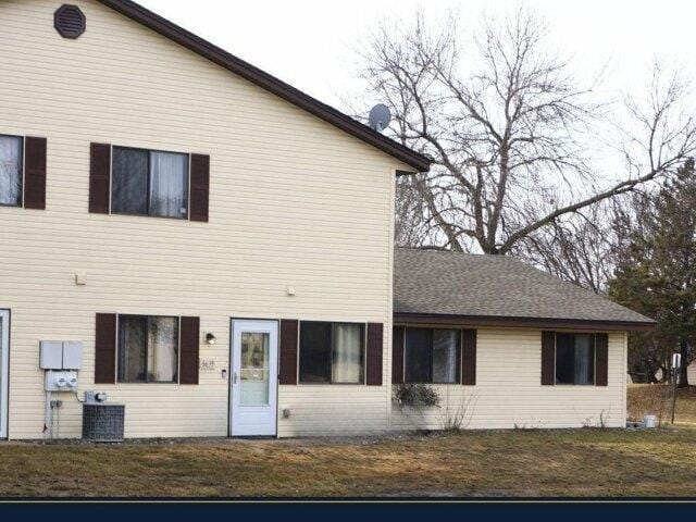 2 Bedroom 1 Bath In Brooklyn Park MN 55445 for Sale