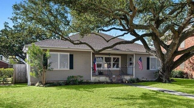 3 Bedroom 2 Bath In Galveston TX 77551 for Sale