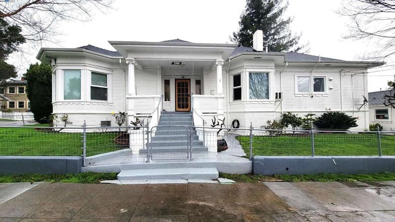 3146 Lynde St, Oakland, CA 94601  624701683 for Sale