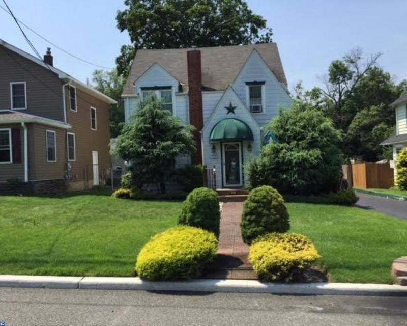 Colonial, 2-Story, Detached - BORDENTOWN, NJ  556 Bordentown Rd for Sale