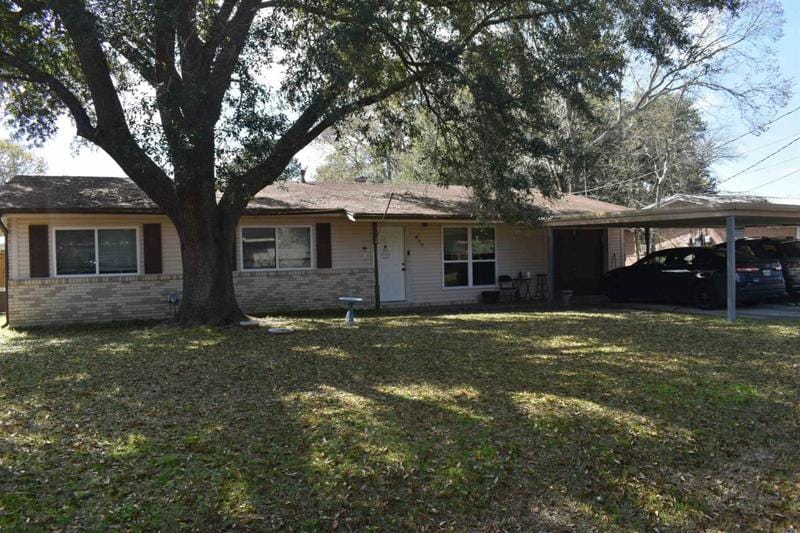 415 W CYPRESS AVE, Winnie, TX 77665 Single Family Residence For Sale  MLS# 246065