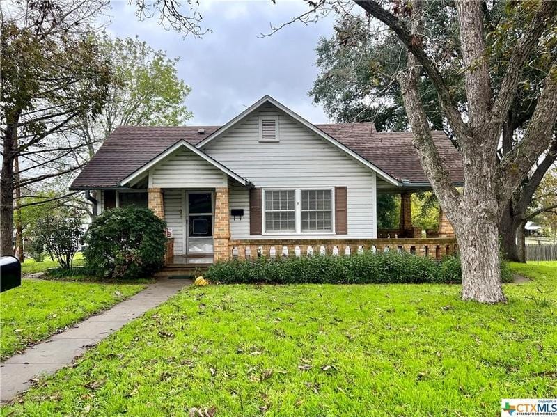 321 N Avenue C, Shiner, TX 77984 for Sale