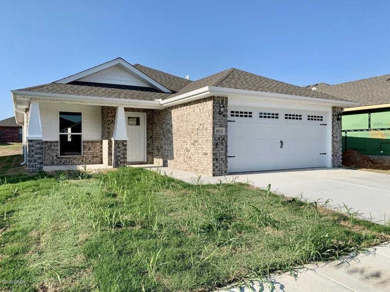 Traditional, Single Family - Freestanding - Joplin, MO  5513 E 34th Pl for Sale