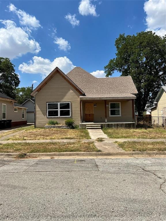 915 E Humbolt St, Fort Worth, TX 76104 for Sale