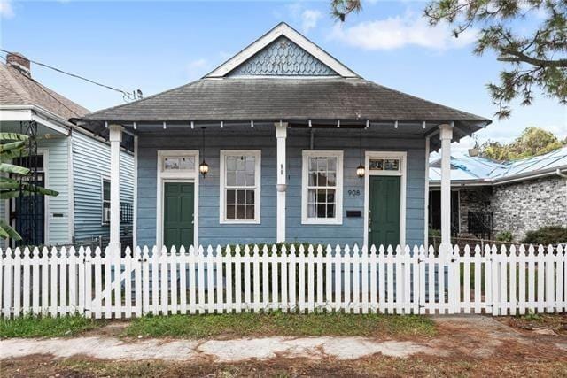 Cottage, Single Family - New Orleans, LA  908 Pacific Ave for Sale