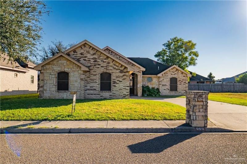 909 West B Street, Mission, TX 78572 for Sale