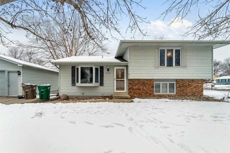 4942 BEECH BLVD, Pleasant Hill, IA 50327 Single Family Residence For Sale  MLS# 689462