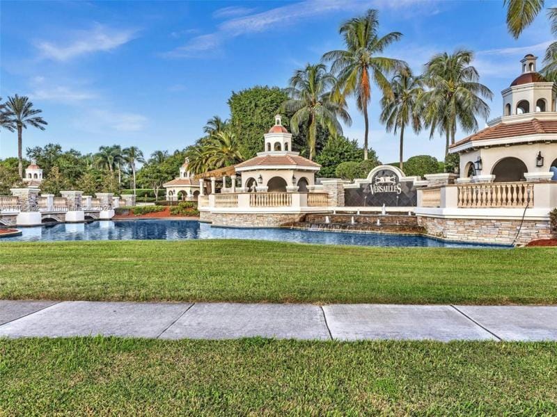 10706 VERSAILLES BLVD, Wellington, FL 33449 Single Family Residence For Sale  MLS# A11495432