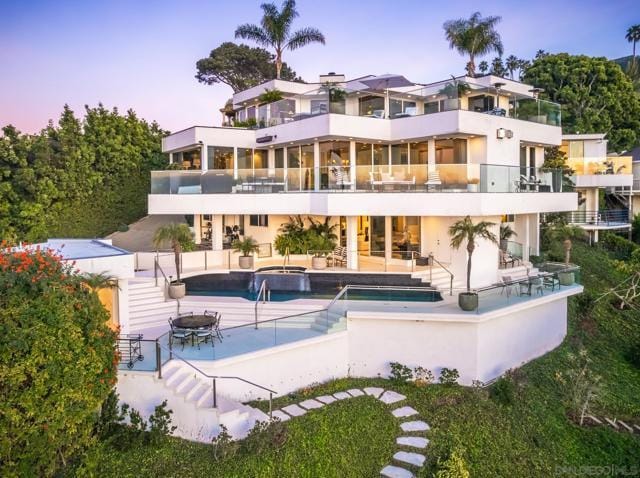 7651 Hillside Drive, La Jolla CA 92037 for Sale
