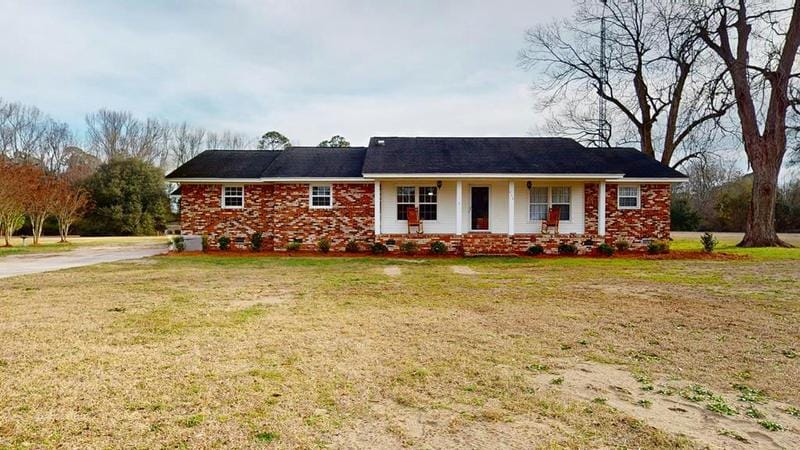 210 E FULTON ST, Pinewood, SC 29125 Single Family Residence For Sale  MLS# 162454