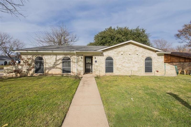 Single Family Residence, Traditional - North Richland Hills, TX  7701 Evergreen Ave for Sale