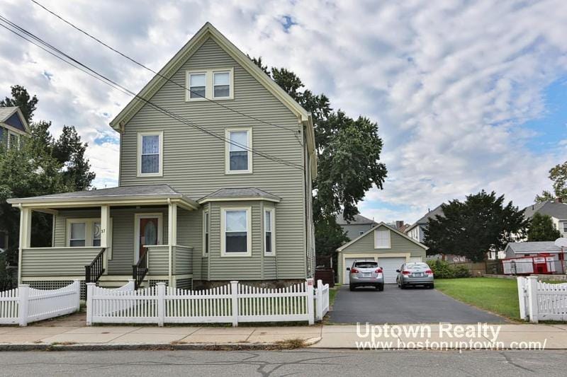 Big Single Family with 6 Bedrooms, 2 Baths, Porches, Parking & Laundry  Aldie St for Sale