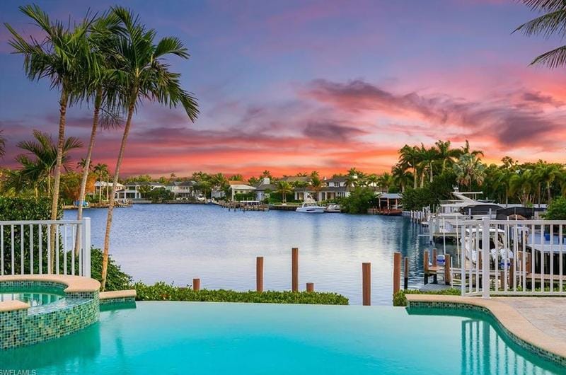 260 18th Ave S, Naples, FL 34102 - MLS 224013340 for Sale