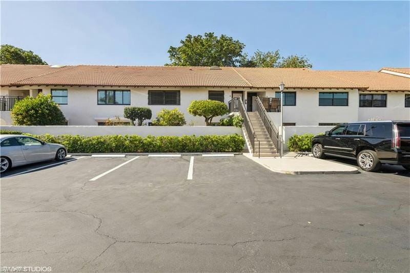 4092 BELAIR LN APT 14, NAPLES, FL 34103 Single Family Residence For Sale  MLS# 223011093