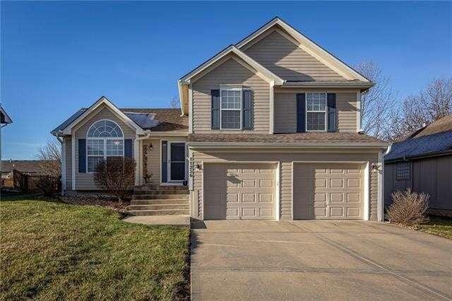 11256 N Summit Street, Kansas City, MO 64155  623985396 for Sale