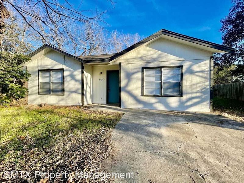 904 W Hays St.  904 W Hays St for Sale