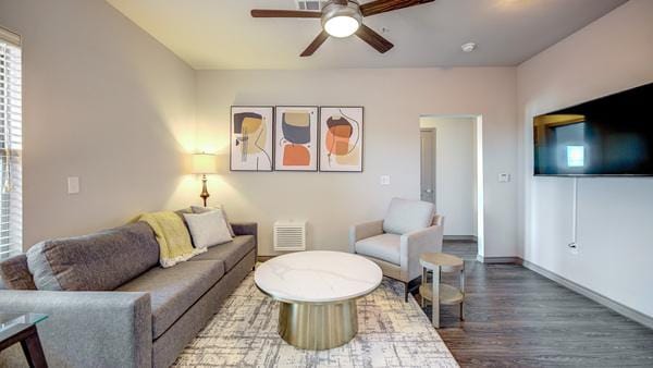 Rent Bottle House on Main #1350 in Fort Worth, TX - Landing