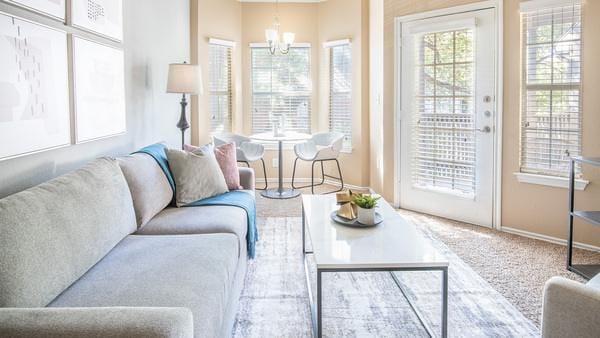 Rent Alon at Castle #1425 in San Antonio, TX - Landing