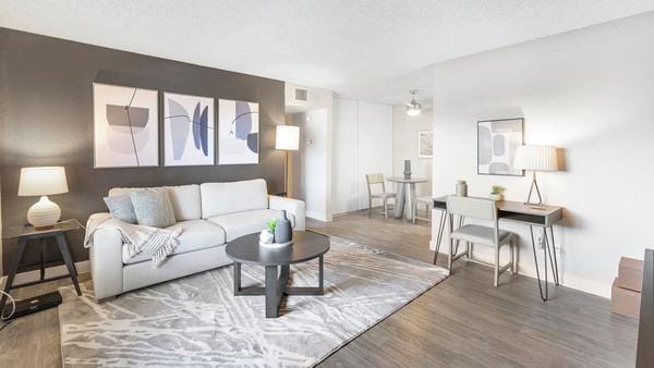 Rent Accent on Rainbow #370 in Las Vegas, NV - Landing