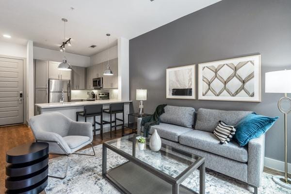 Rent The Crosby #160 in Dallas, TX - Landing