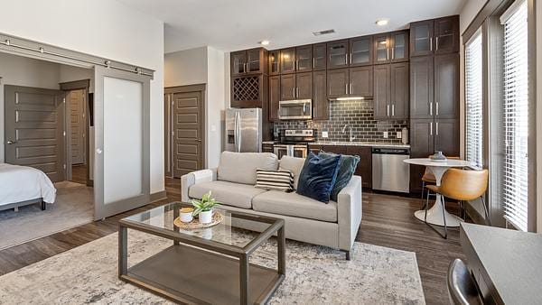 Rent Galleries at Park Lane #603 in Dallas, TX - Landing