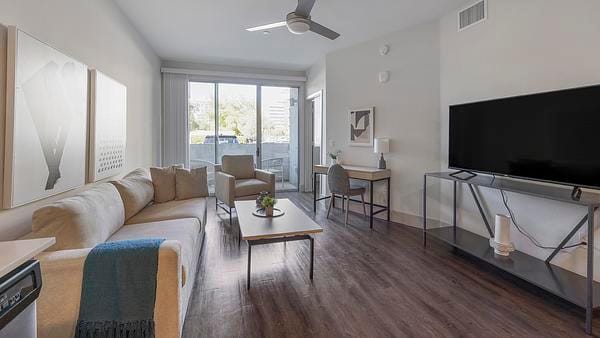 Rent Pearl Biltmore #2101 in Phoenix, AZ - Landing