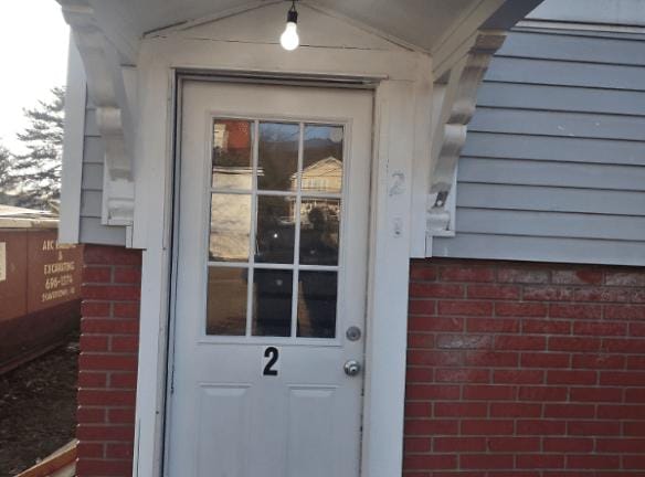 546 W Main St unit 2 - Plymouth, PA 18651 - Home For Rent