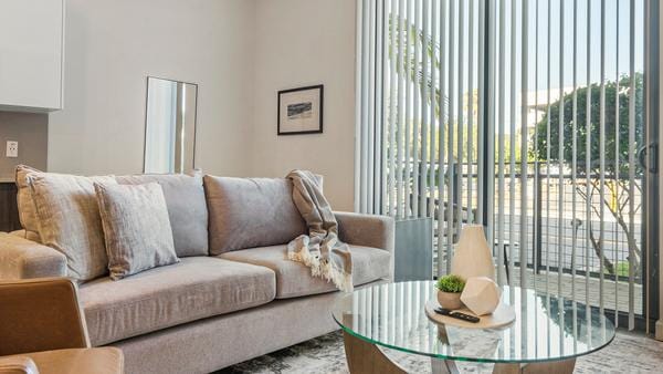 Rent Arabelle Riverwalk Apartments #4-119 in Tampa, FL - Landing