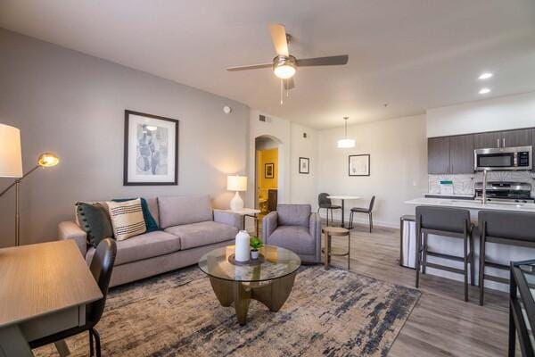 Rent Zone Luxe Apartments #2334 in Glendale, AZ - Landing