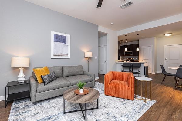 Rent Lantower Brandon Crossroads #7-406 in Tampa, FL - Landing