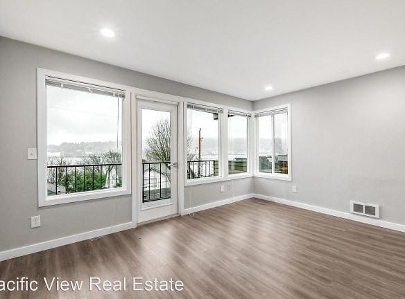 2020 Waverly Pl N - Seattle, WA 98109 - Home For Rent