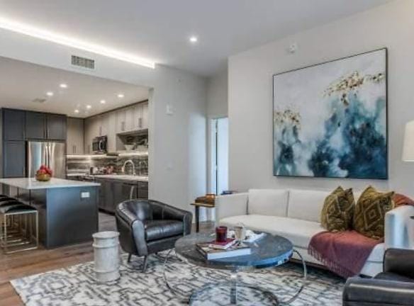 315 S Cesar Chavez Blvd unit 223 - Dallas, TX 75201 - Home For Rent