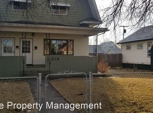 218 N Prairie Ave - Miles City, MT 59301 - Home For Rent