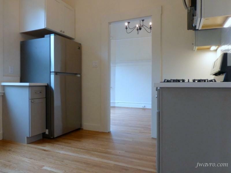 Remodeled Spacious Top Floor 2bd Flat w/ Views! Must See! for Rent