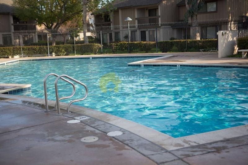 Townhouse 2 bedroom Pool & Spa in Hermosa Village Anaheim for Rent
