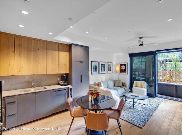 119 Wood Rd #107 - Snowmass Village, CO 81615 - Home For Rent