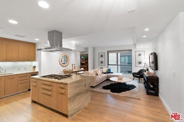 2 Bedroom 2.5 Bath In Santa Monica CA 90401 for Rent