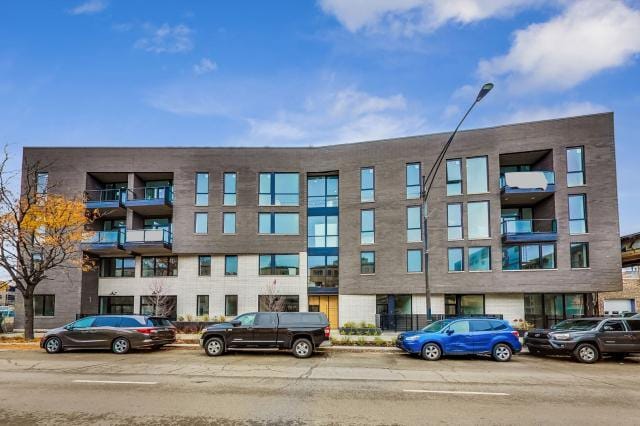 2 Bedroom 2 Bath In Chicago IL 60657 for Rent