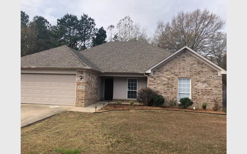 319 Autumn Dr. Benton AR 72015 - 4br 2ba just off Benton Pkwy and Gattin Rd for Rent