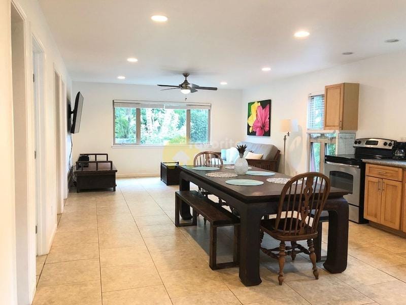 Haleiwa 2 bedrooms 1 bathroom home just steps from the beach for Rent