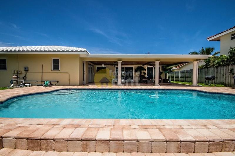 Pompano Beach Luxury Waterfront 3 Bedroom House for Rent