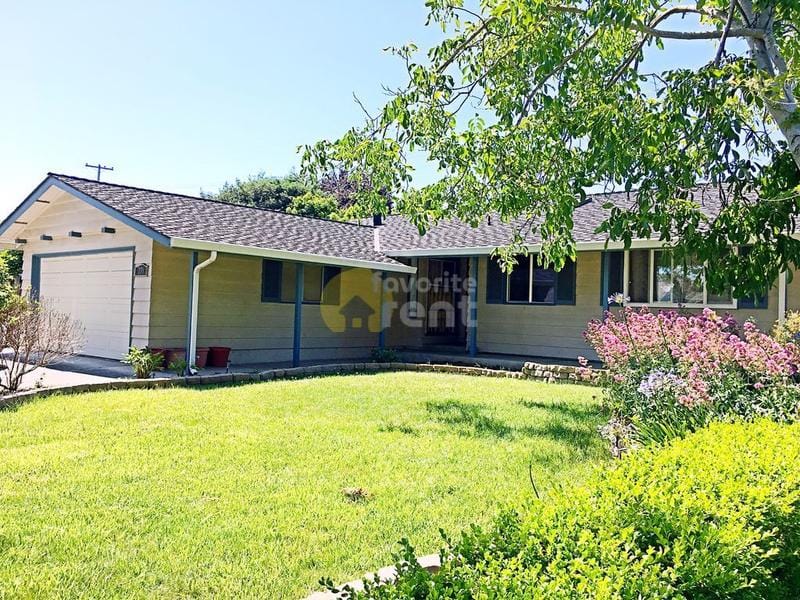 Sunnyvale House. 3 spacious bedrooms with 2 full bath for Rent