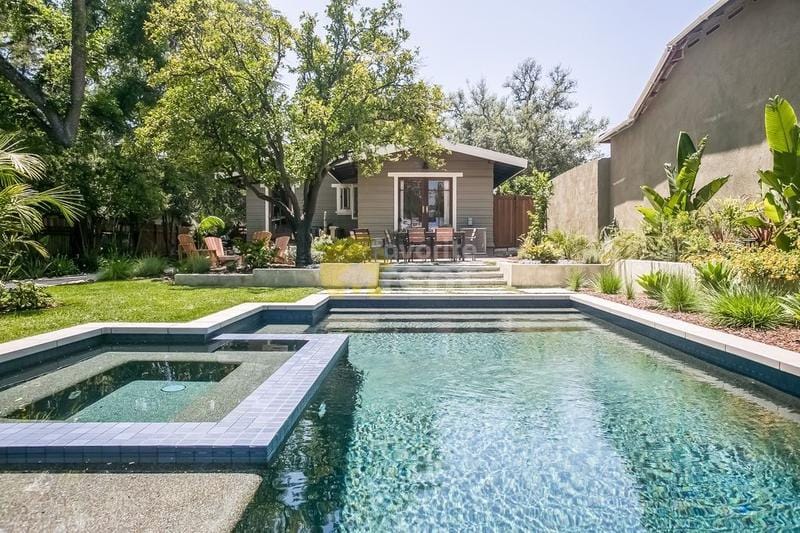 3 bedroom house with AC and Tub Pool in Pasadena for Rent