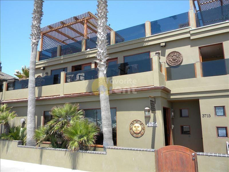 5 Bedrooms 3 Bath house, hot tub, garage Mission Beach, San Diego for Rent