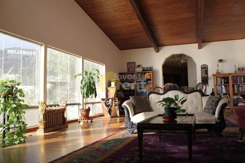 2 Bedroom 2 Bathroom house in Beachwood Canyon, Hollywood Hills, Los Angeles for Rent