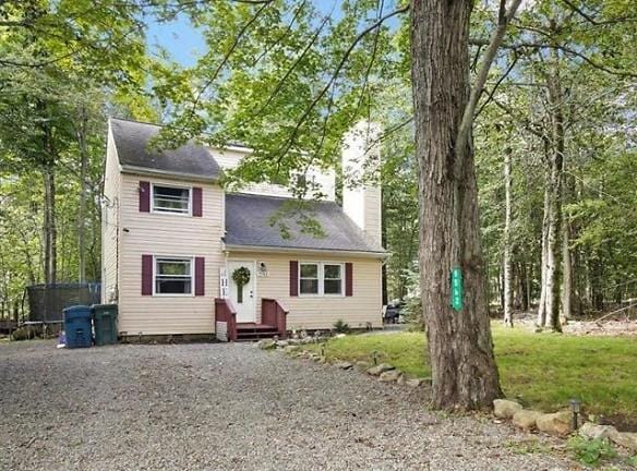 9562 Millwood Dr - Tobyhanna, PA 18466 - Home For Rent