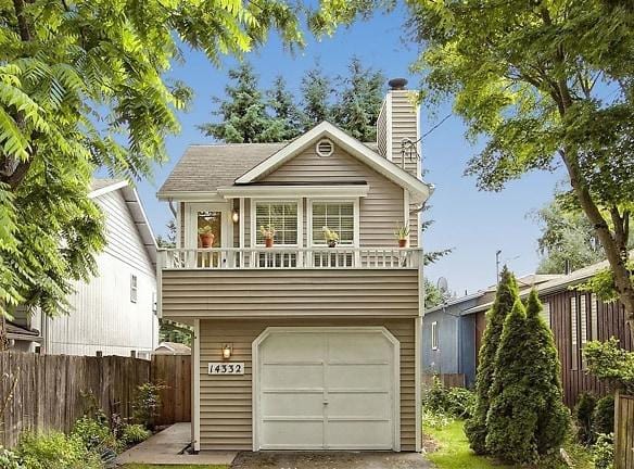 14332 Wayne Pl N - Seattle, WA 98133 - Home For Rent